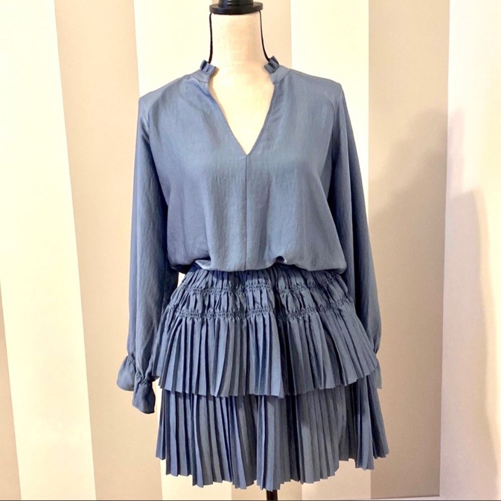 NWT Express Ice Blue Pleated & Tired Mini Dress ❄️🤍💙